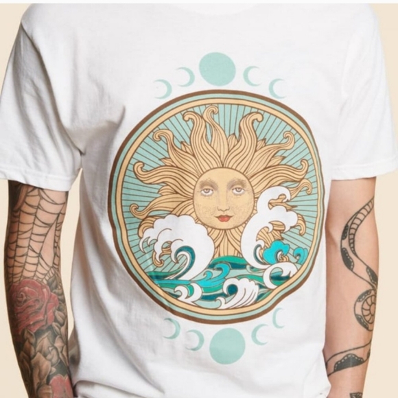 White Moon Waves Boho Tee Shirt New Tags XXL Earthbound - Picture 1 of 3